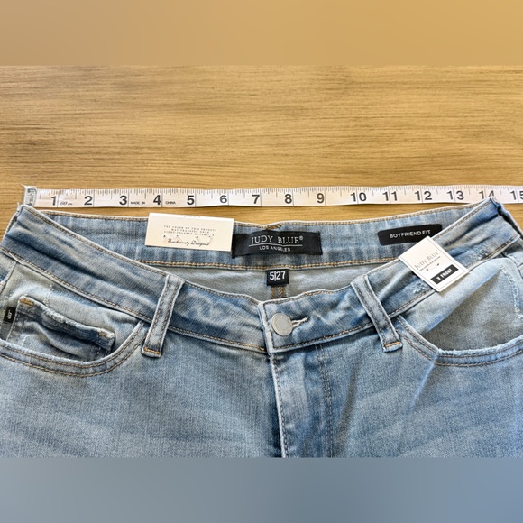 Judy Blue Boyfriend Jeans NWT Light Wash Mid Rise Stretch Denim 5/27 - Picture 3 of 7